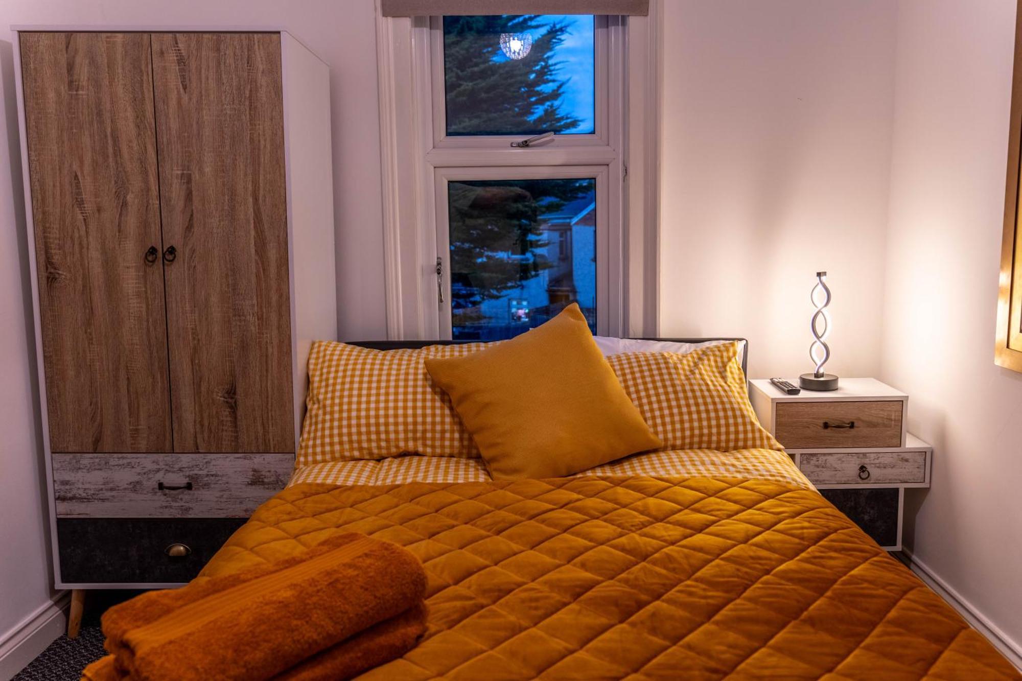 Lodging In Carrickfergus Centre Екстер'єр фото